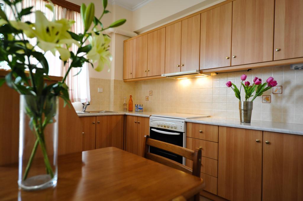 Verga Apartments & Suites Каламата Екстериор снимка