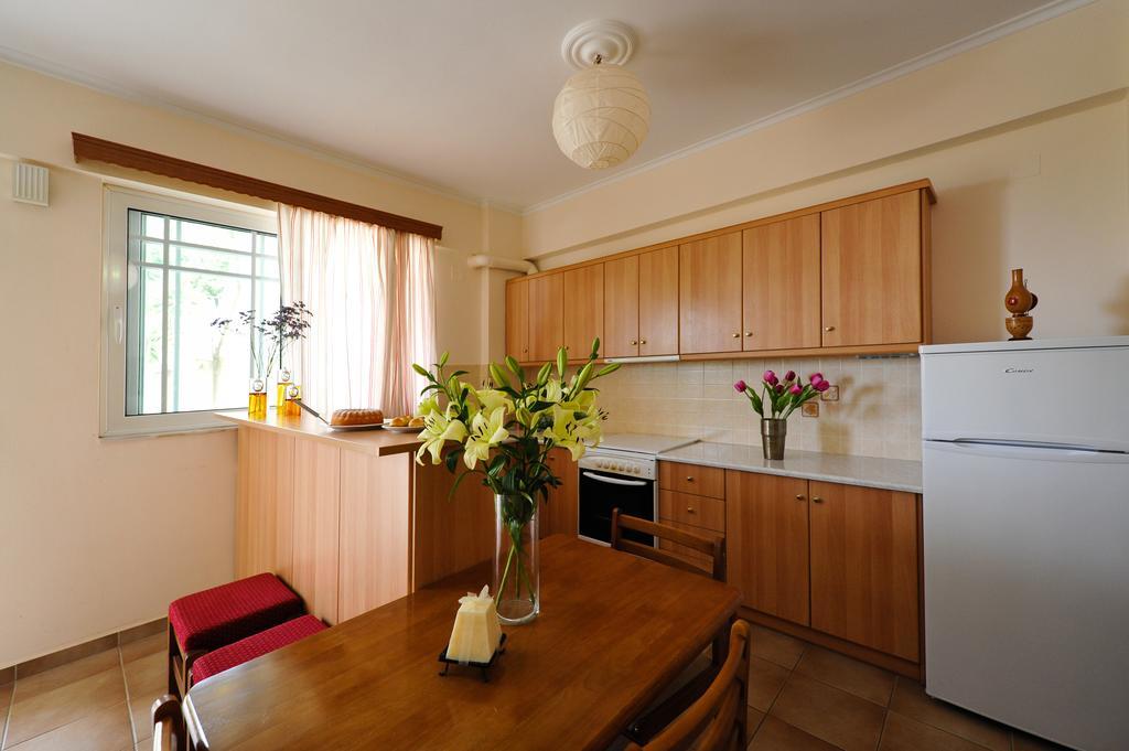 Verga Apartments & Suites Каламата Екстериор снимка