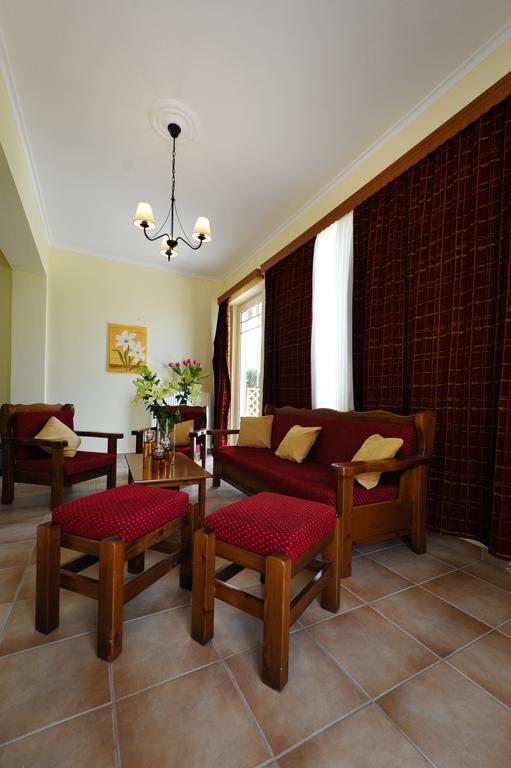 Verga Apartments & Suites Каламата Екстериор снимка